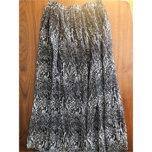 Vintage snack print maxi skirt